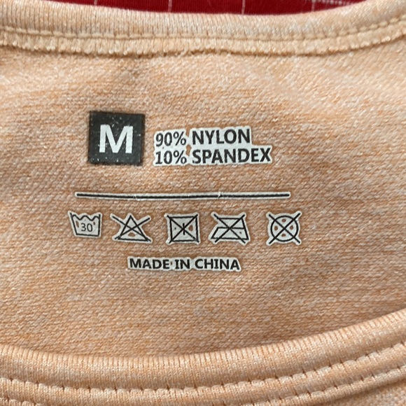 Athletic top Pchee bum cropped top short sleeve peachy color. - Picture 4 of 4